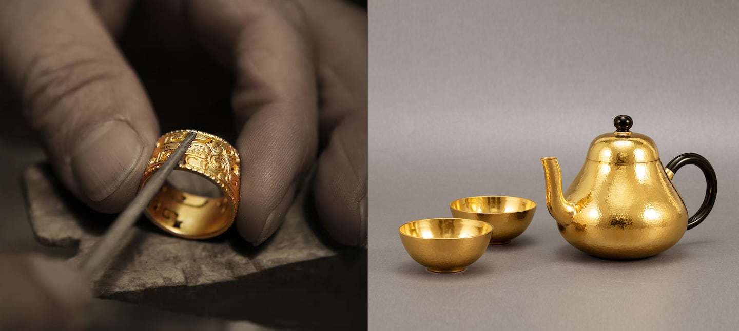 Laopu Gold ring and tea seat.