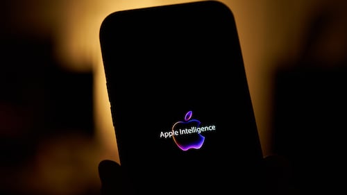 Apple Plans Smart Glasses for 2026 as Part of AI Push